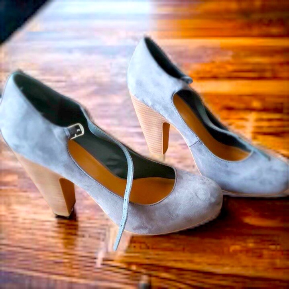Crown Vintage Grey Suede Heel Size 10